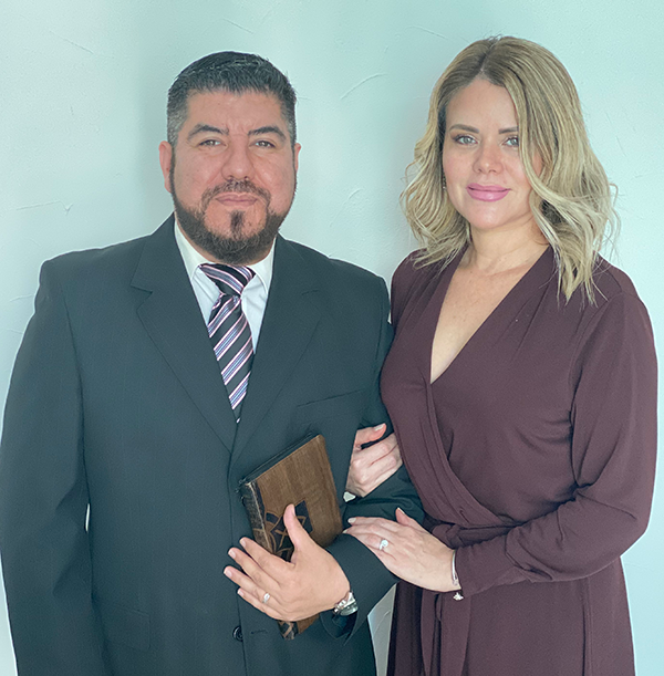 Pastores José Arredondo Campos y Claudia Uresti González, Iglesia Unida México